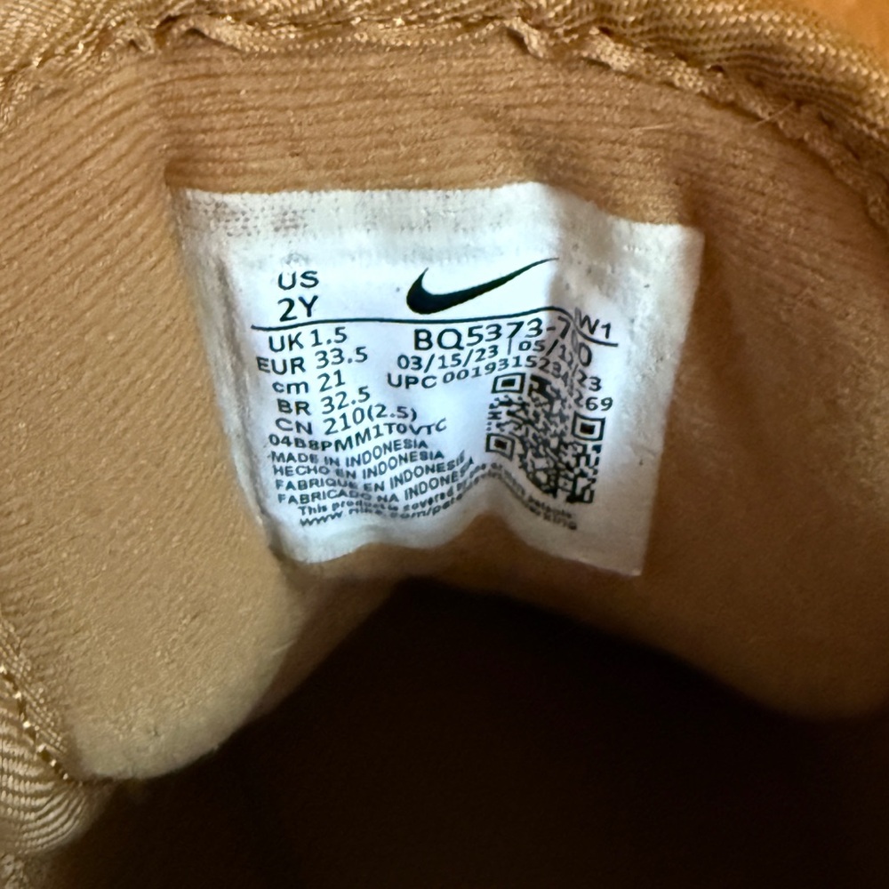 Nike Kids Tan and Navy Boots - Picture 5 of 6